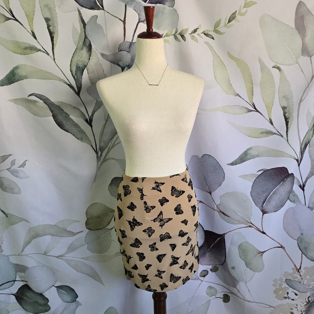 NAA NAA | Body-Con Mini Skirt in Stone Butterfly sz 4